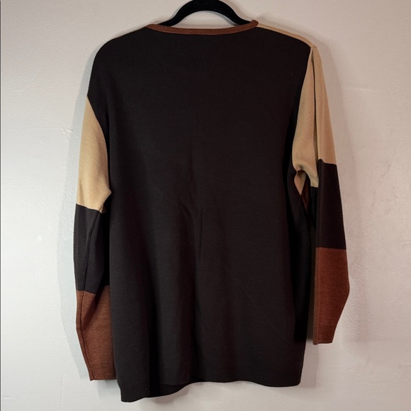 KL Collection Colorblock Sweater - Size L - Picture 3 of 5